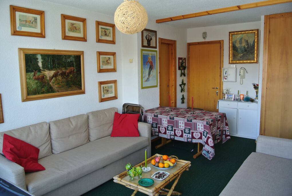 Altra panoramica del soggiorno