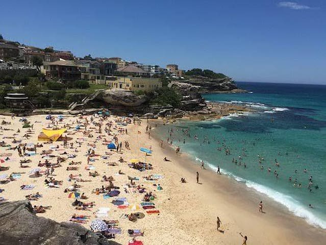 TAMARAMA BEACH  WITH SUNNY BALCONY AND BBQ.