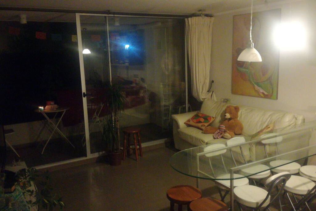 Comedor en mesa de vidrio para 6 personas