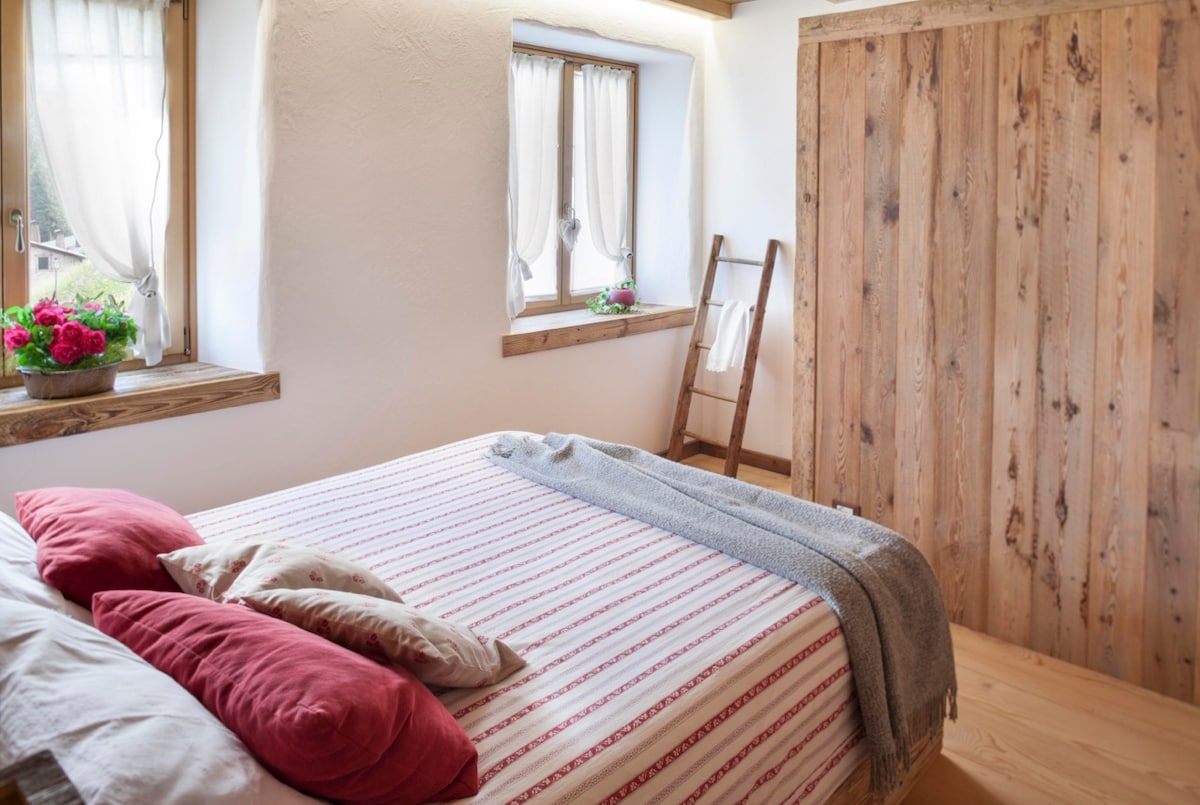 BILOCALE DELUXE, camera