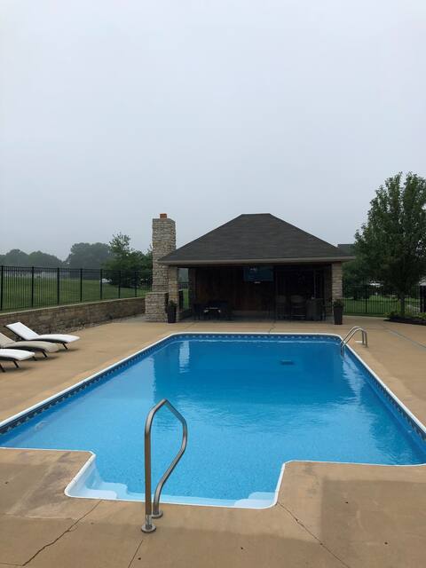 The Gathering Place Heated pool 7 bdrm 5 bath $599