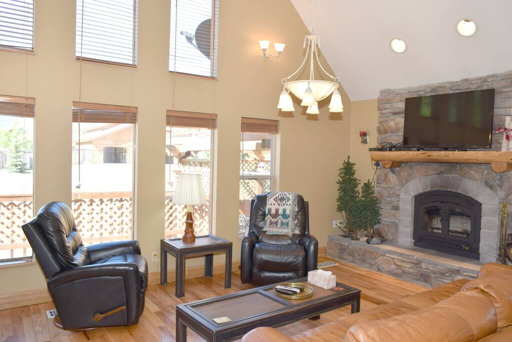 9 Pines Retreat Living Area