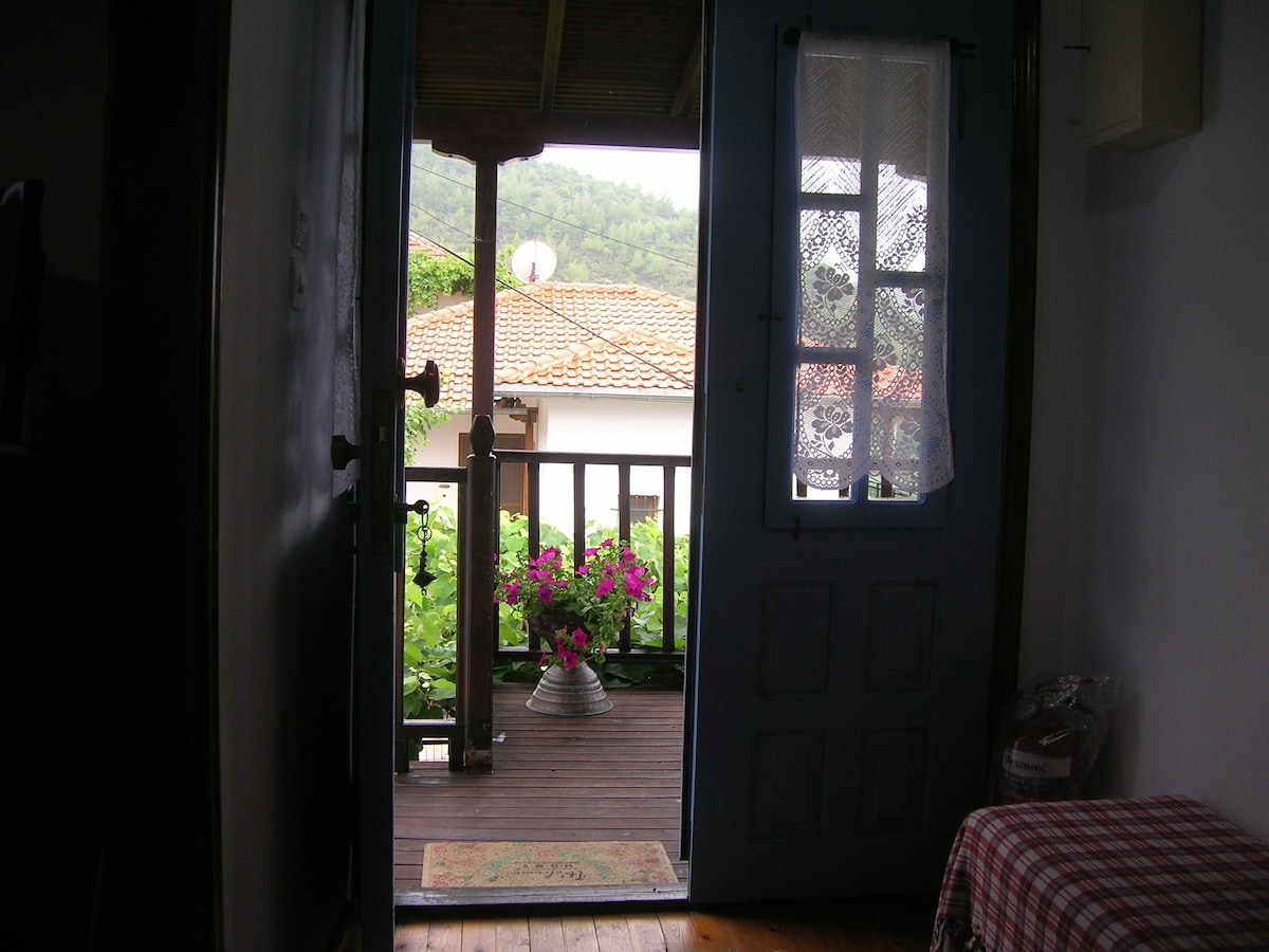 საძინებელი 1