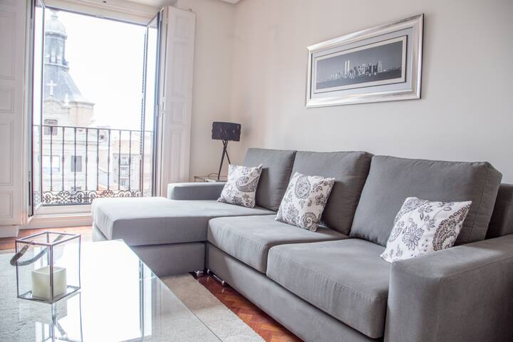 EXCLUSIVE 3 BEDROOMS APARTMENT IN CITY CENTER/SOL gallery image 5