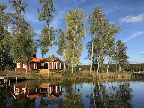 Waterside house Uddebo, private garden and beach