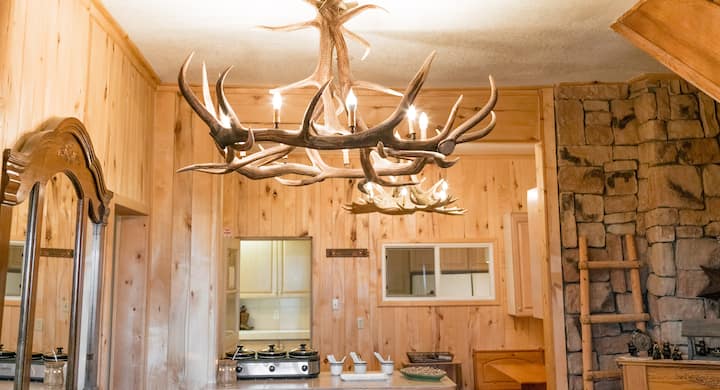 Mountain Home Lodge Room 1 - Utah