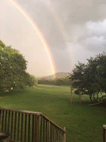 Encino Viejo (Old Oak)-Ranch Style Home on 5 Acres gallery image 3