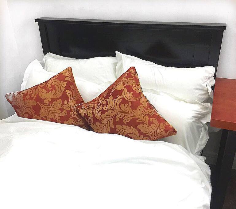 Comfy double bed, 2 meter long mattress