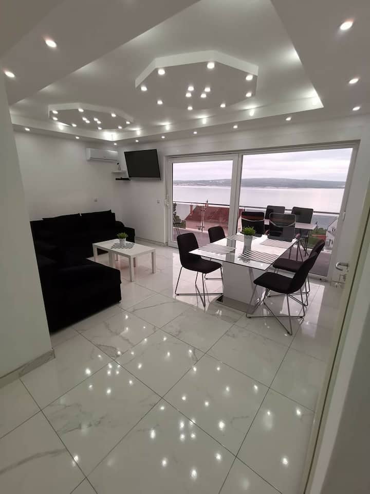 Deluxe Apartment 2, Heated Pool&jacuzzi - Crikvenica