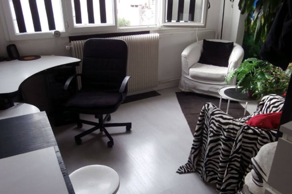 Office and leisure areas / Espaces bureau et détente