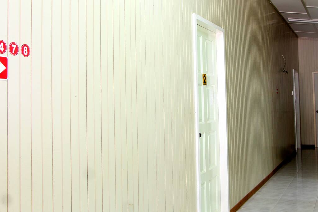 8-room bungalow with variety sizes of occupancy