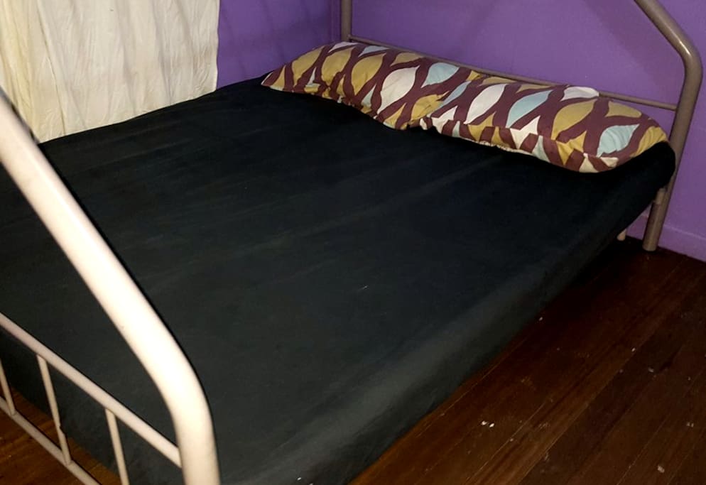 The room comes with a double bed and pillows. FRESH linens and towels are prepared for your convenience :)