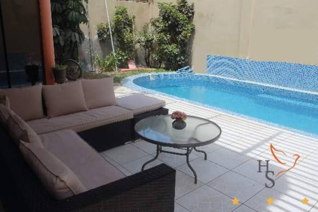 Piscina y Terraza