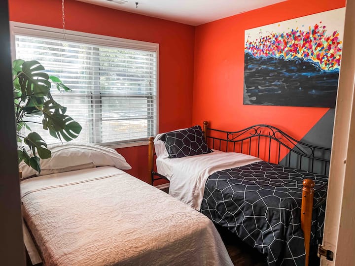 Let us know before hand if you’d like us to make up the trundle bed for you