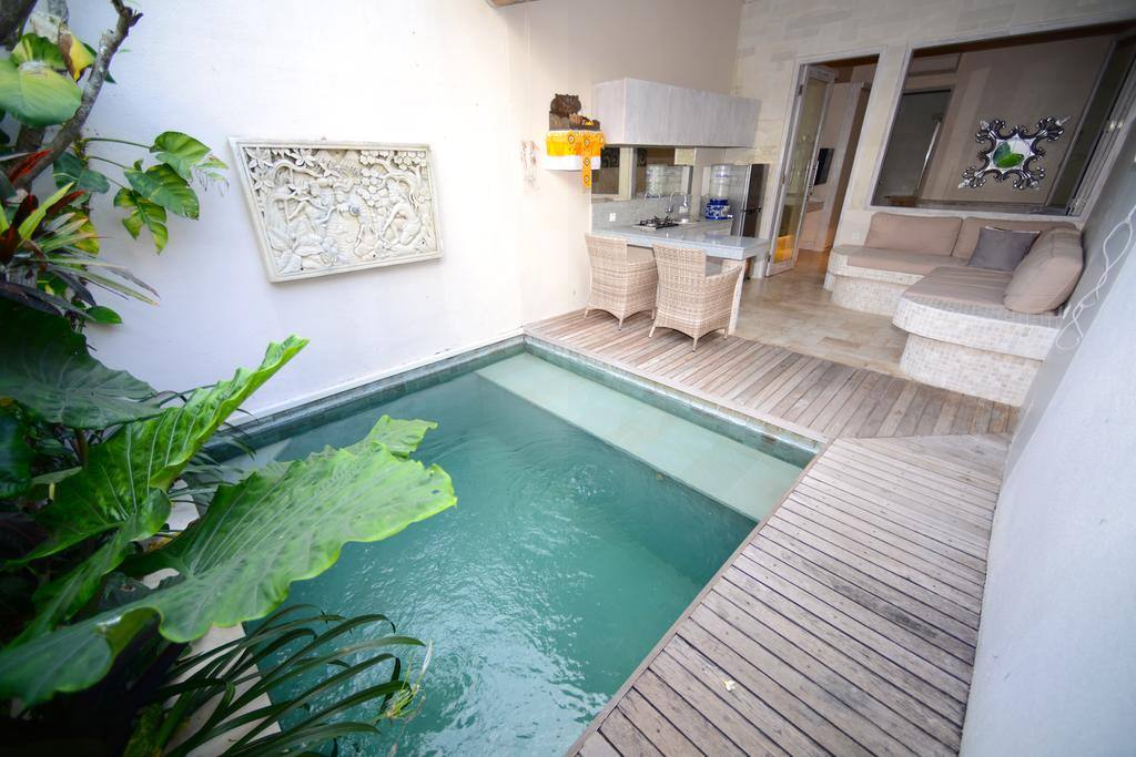 Tampak Dari Pintu Masuk
