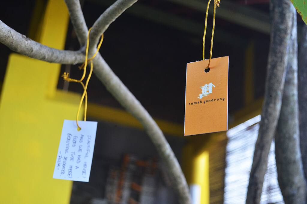 Wish Tree inspired by Yoko Ono. A hang tag for guests to write their opinion about the city.