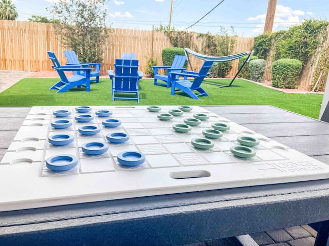 1942 Vintage Home – Downtown Henderson