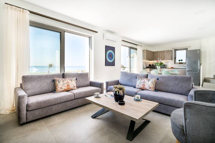 Beachfront Wedding Villa w/2 Private Pools & BBQ gallery image 5