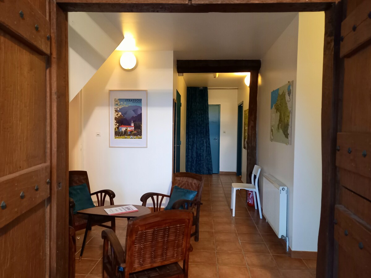 Erfolgreiche Airbnb-Immobilie: Large Gîte in Basque farmhouse in Hasparren