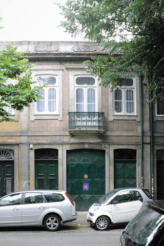 Fine Arts – 4 room house gallery image 2