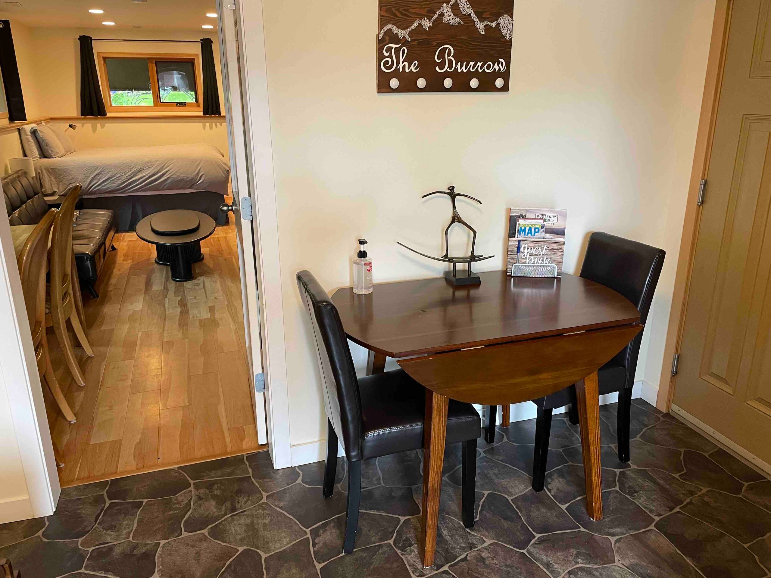 The Burrow - cozy 1 bedroom studio - Photo 7