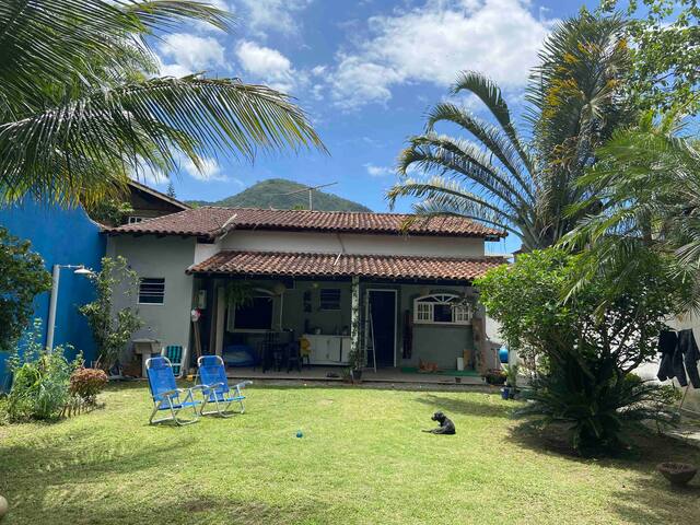 Casa aconchegante com lindo jardim e churrasqueira gallery image 2