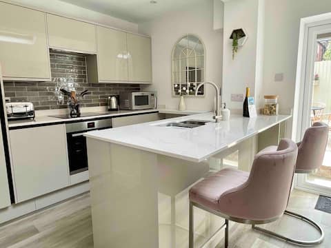 Top Airbnb: Stylish property close to York city centre in Fulford