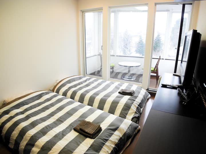 Bed room2 (photo from the other side. inside balcony!!)/Western-style room (photo from the other side) There is an indoor balcony.