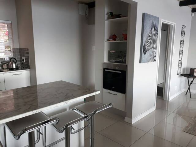 Lalapanzi upper deck gallery image 5