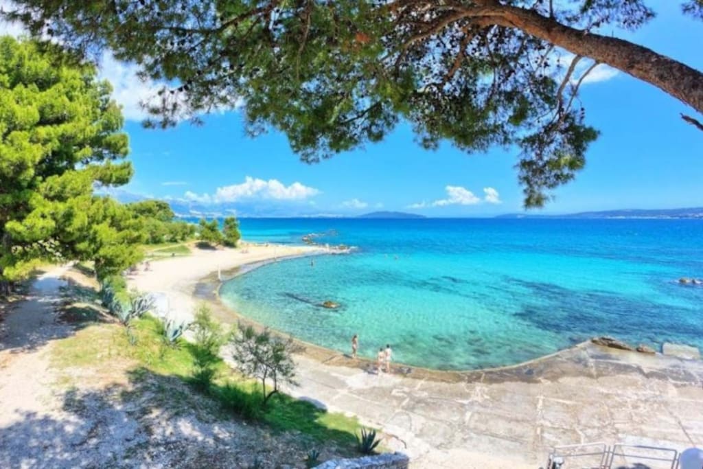 Beach Resnik, Kaštel Štafilić
