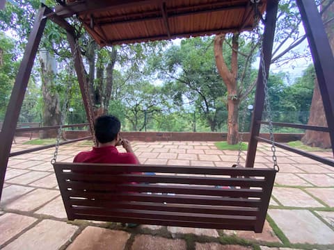 Iris at Nilgiri Heritage