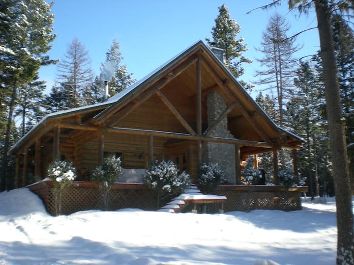 Custom Built Log Home Houses for Rent in Whitefish, Montana, United