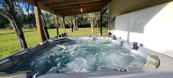 Stewart House with Hot Tub and 3 bedroom