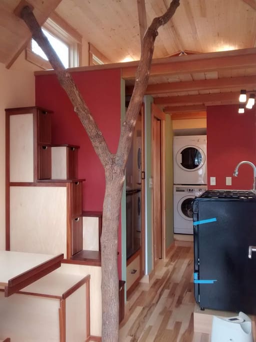 kitchen/breakfast nook