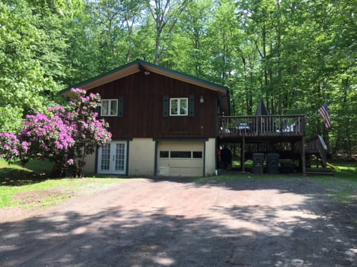 Cozy Family Friendly Cabin in Woods Cabins for Rent in Tafton