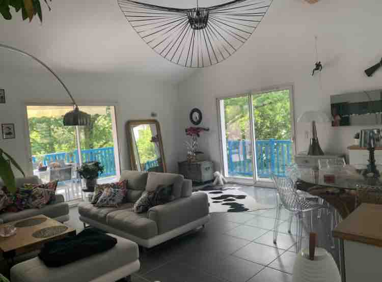 Erfolgreiche Airbnb-Immobilie: Modern house between city and countryside near golf course in Arcangues