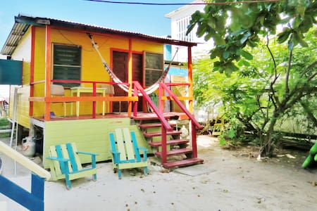Cozy Cabana for 2 w/ comfy veranda