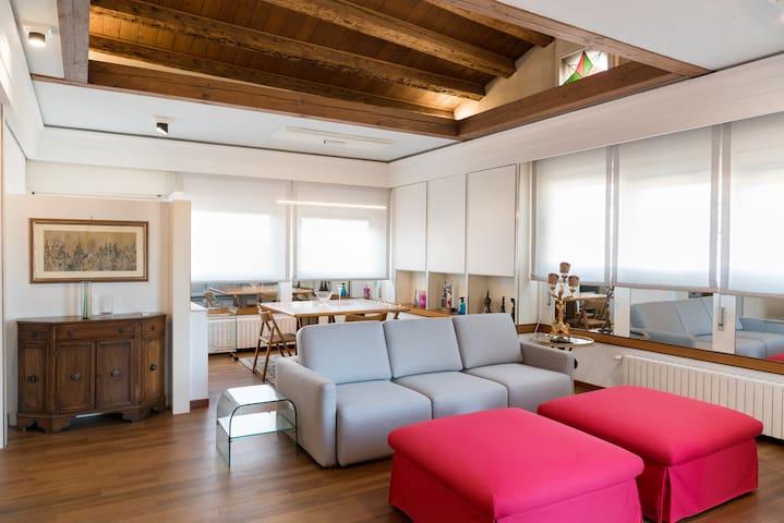 LHost in Venice – The Big Dream