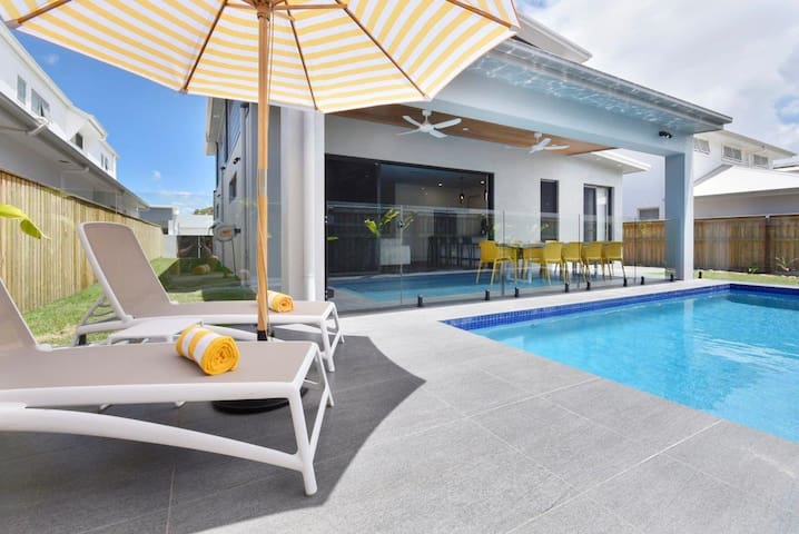 Luxury Bokarina Beachhouse gallery image 2