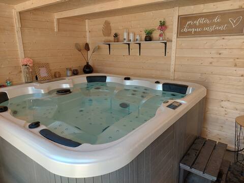 Wellness stay with hot tub