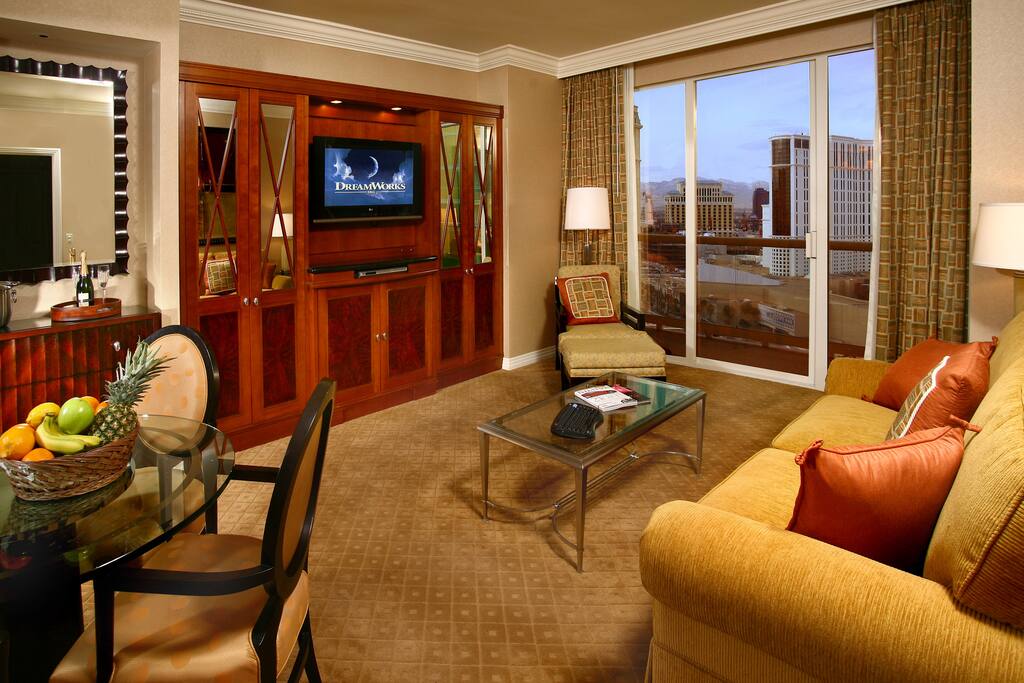 Mgm Signature 2br 3ba Balcony Suite Wohnungen Zur Miete In