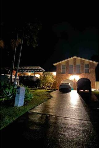 5 O’clock Somewhere 6BR slps 16, has kids retreat! gallery image 4