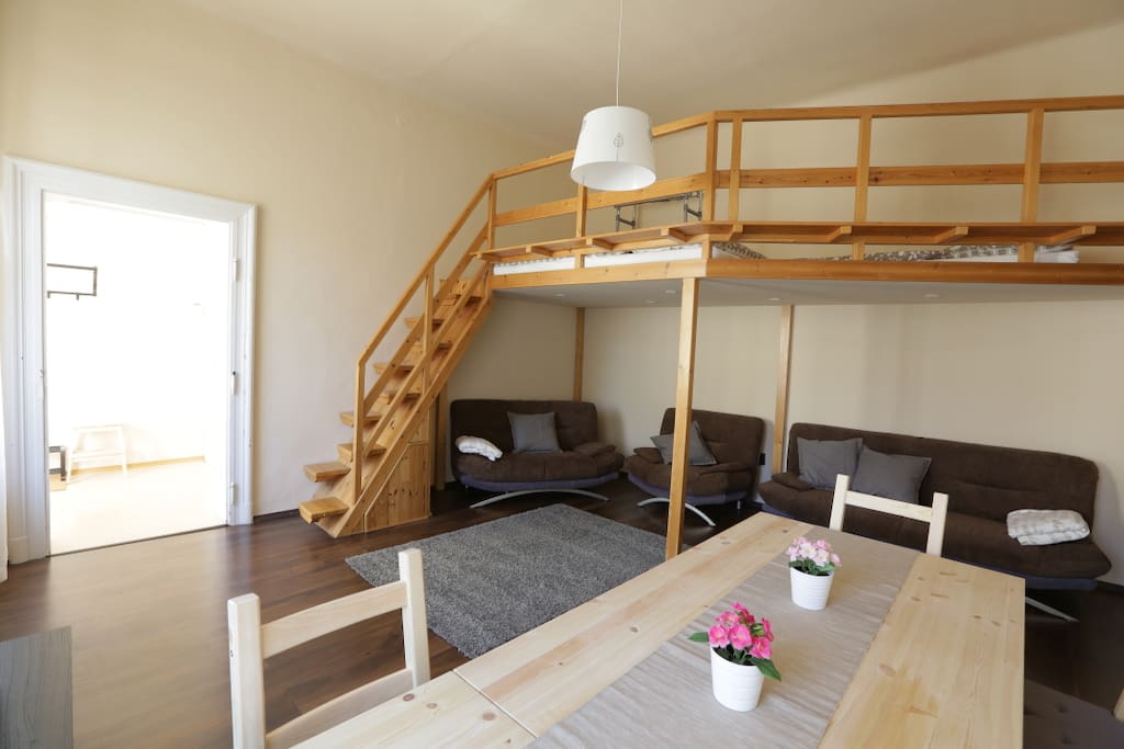 Living room&Gallery
