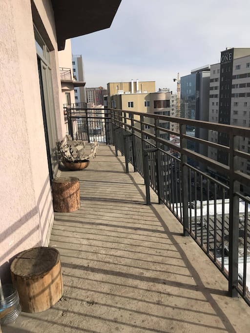 balcony