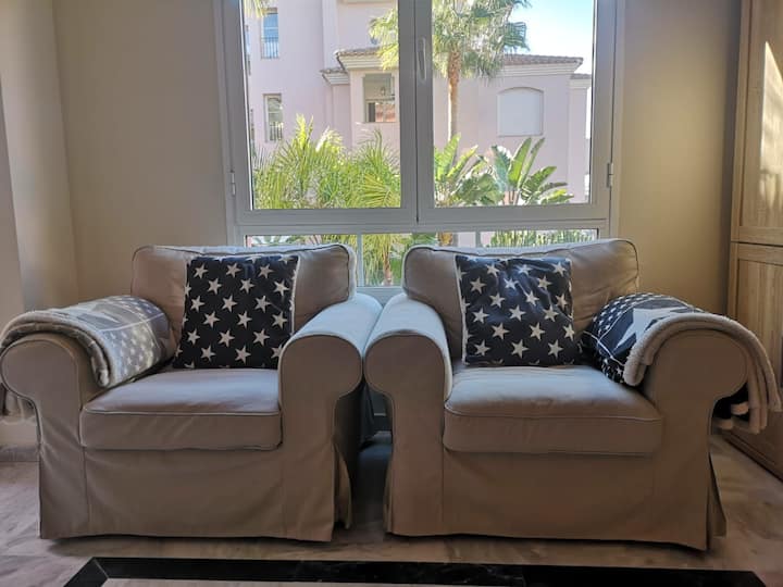 Bonito Y Moderno Apartamento Con Terraza - Calahonda