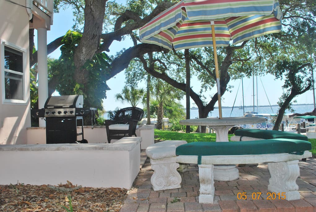 Porch and barbeque area