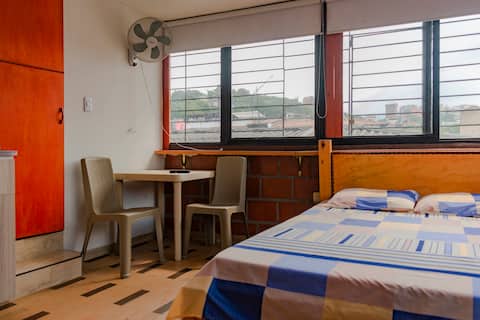 Apt Central/Panoramic View City Cali