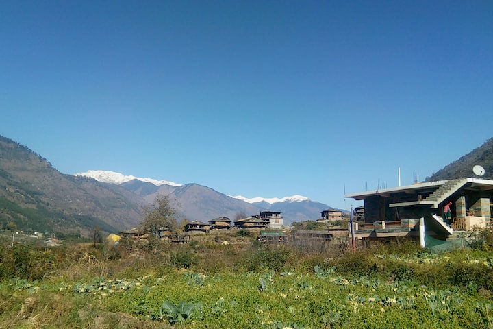 Nomad's Himalayan Home (Home stay with Day Hikes)