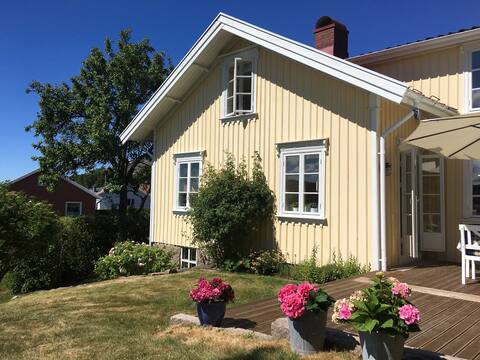 Lovely summerhouse Gerlesborg
