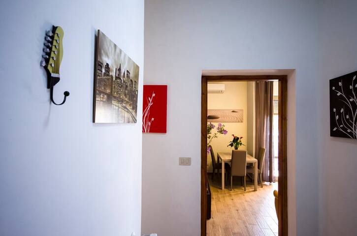 LONGINVM DOMUS ROMANVM gallery image 2